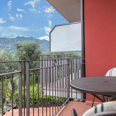 La Pergola Monolocale Due Apartment *